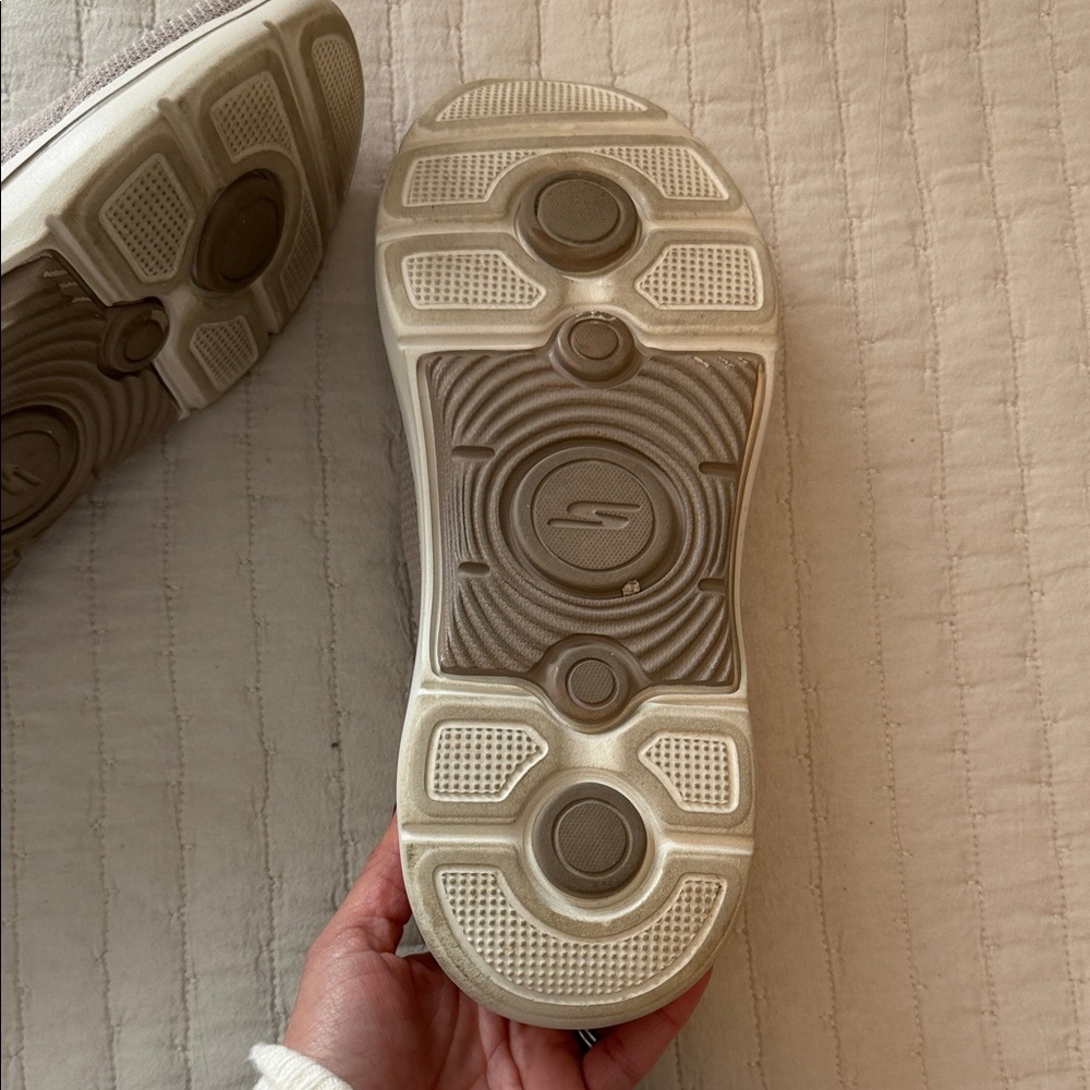 Skechers Women’s Loafers - Taupe - Picture 4 of 5